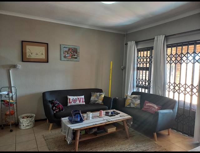 2 BEDROOM SIMPLEX RENTED IN WILGEHEUWEL